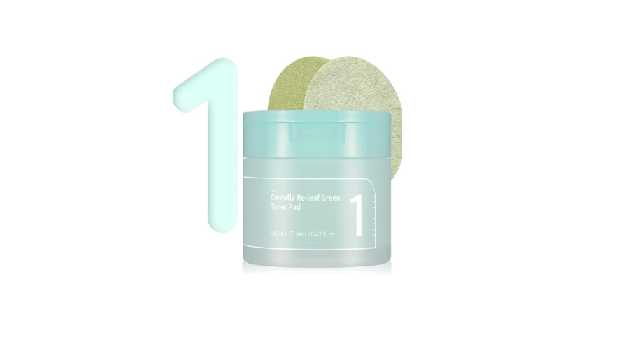 A stylish container of Numbuzin Centella Re-Leaf Green Toner Pad, featuring the number 1. Perfect for soothing irritated skin!