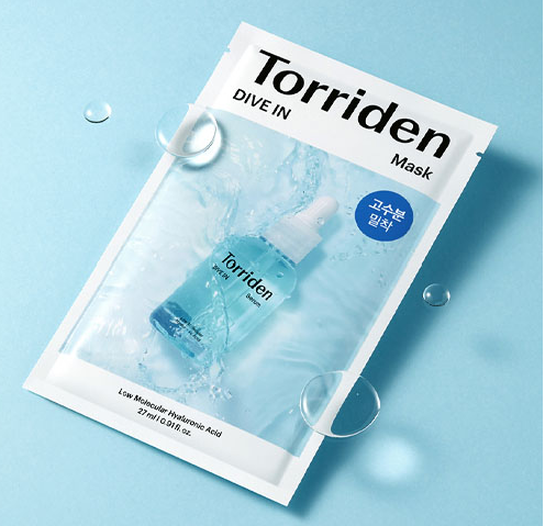 Single sheet of Torriden Dive-In Mask positioned on a pastel blue background, showcasing the hydrating mask and its soothing properties.